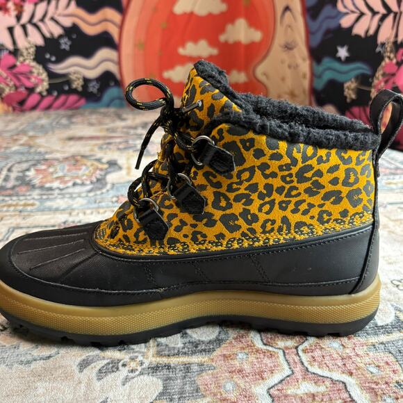 Nike ACG Women's Boots Waterproof Outdoor Snow Rain Boots Black Cheetah Size 8 - Picture 8 of 13